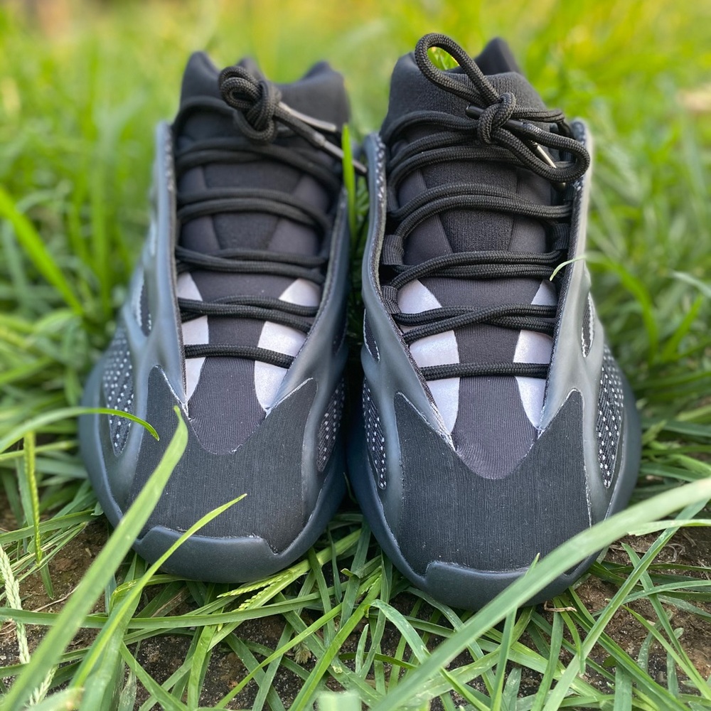 Adidas 700 Dark Glow Size 7